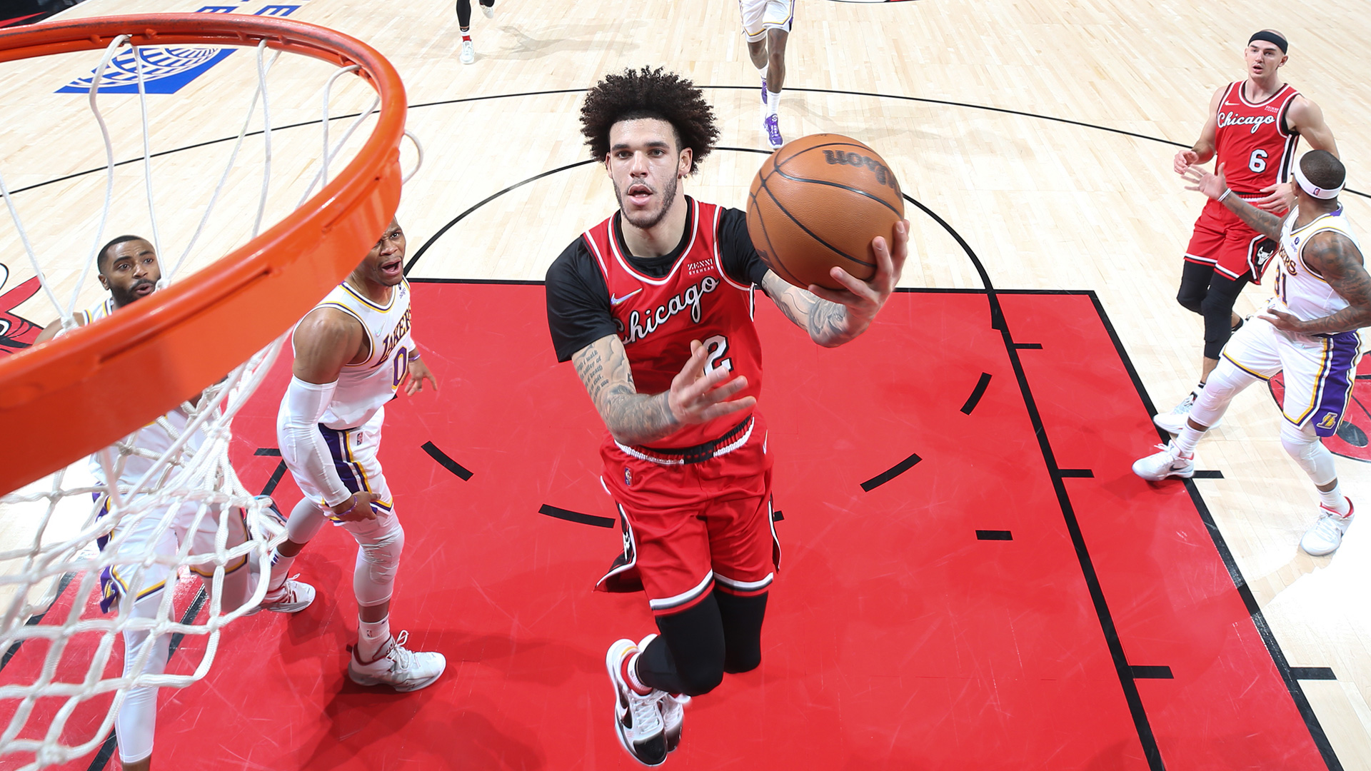 九游电脑版下载-阿扎伦卡连续十场比赛得分超过险胜，公牛不断突破！-九游电脑版下载